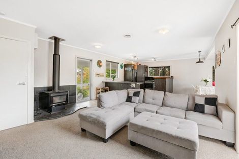 Photo of property in 50 Awaroa Road, Helensville, 0800