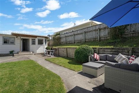 Photo of property in 36 Gray Avenue, Paraparaumu Beach, Paraparaumu, 5032