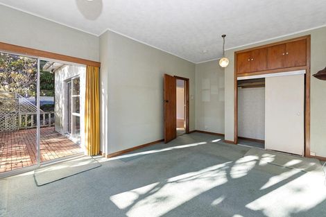 Photo of property in 85 Scenic Drive, Titirangi, Auckland, 0604