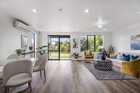 Photo of property in 32 Secoia Crescent, Mangere, Auckland, 2022