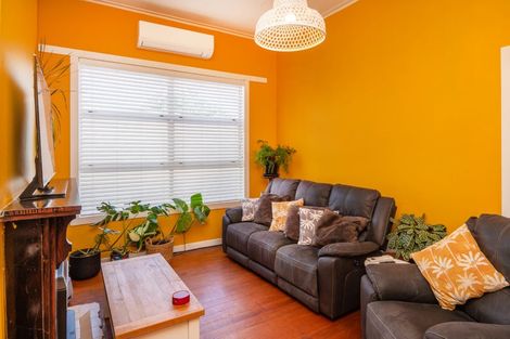 Photo of property in 12 Root Street, Gisborne, 4010