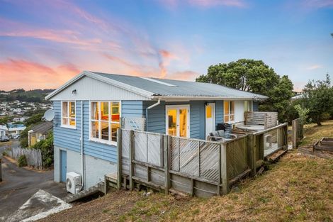 Photo of property in 21 Desert Gold Street, Ascot Park, Porirua, 5024