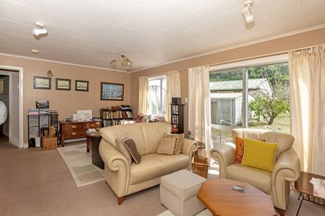 Photo of property in 7 Forster Street, Tolaga Bay, 4077