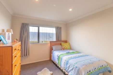Photo of property in 71 Staithes Drive North, Whitby, Porirua, 5024