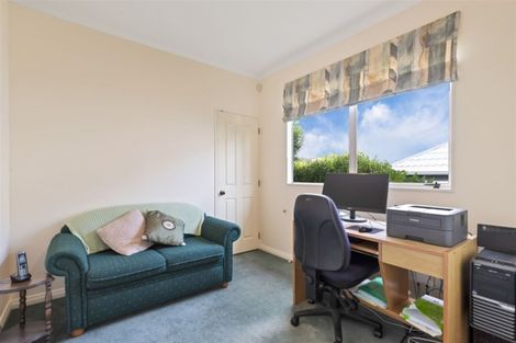 Photo of property in 34 Amesbury Drive, Churton Park, Wellington, 6037