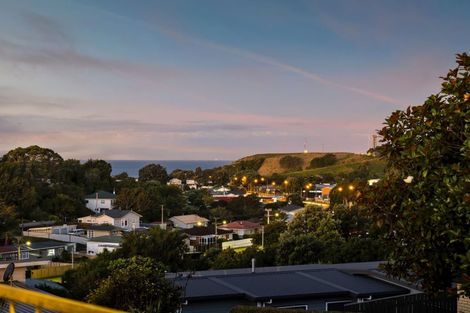 Photo of property in 24 Darwin Crescent, Spotswood, New Plymouth, 4310