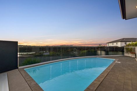 Photo of property in 160 Kittiwake Drive, Schnapper Rock, Auckland, 0632