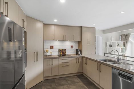 Photo of property in 33 Glenburn Place, Avonhead, Christchurch, 8042