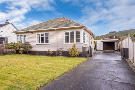 Photo of property in 3 Sellers Grove, Taita, Lower Hutt, 5011