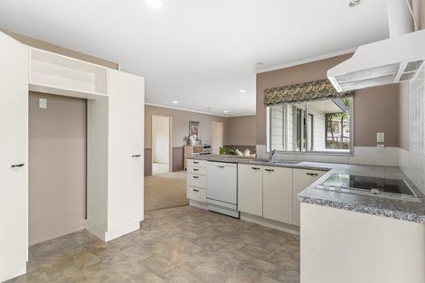 Photo of property in 7 Sandpiper Grove, Unsworth Heights, Auckland, 0632