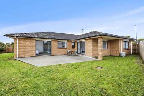 Photo of property in 37 Nicholas Gibbons Drive, Clendon Park, Auckland, 2103