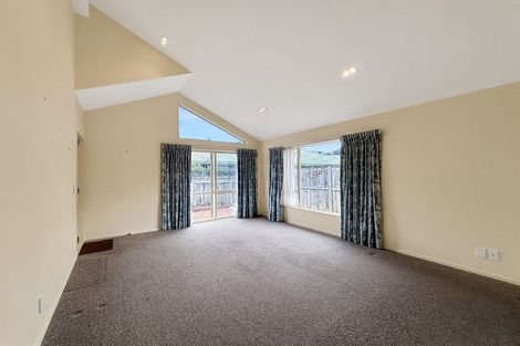 Photo of property in Miramar Villas, 4/3 Byron Street, Miramar, Wellington, 6022