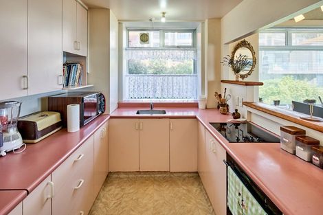 Photo of property in Jerningham Apartments, 20 Oriental Terrace, Oriental Bay, Wellington, 6011