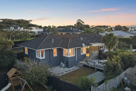 Photo of property in 1/57 Sunnyside Road, Sunnyvale, Auckland, 0612