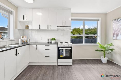 Photo of property in 34 Convair Crescent, Mangere, Auckland, 2022