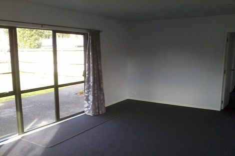 Photo of property in 12 O'sullivan Place, Waiuku, 2123