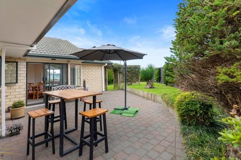Photo of property in 2 Burnt Oak Drive, Pyes Pa, Tauranga, 3112