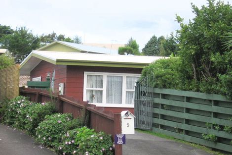 Photo of property in 5 Silver Birch Rise, Henderson, Auckland, 0612