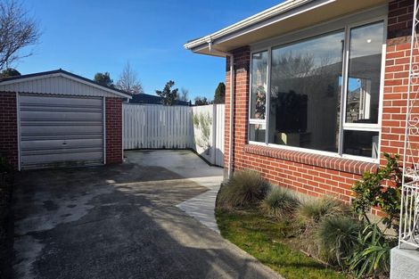 Photo of property in 33 Toorak Avenue, Avonhead, Christchurch, 8042
