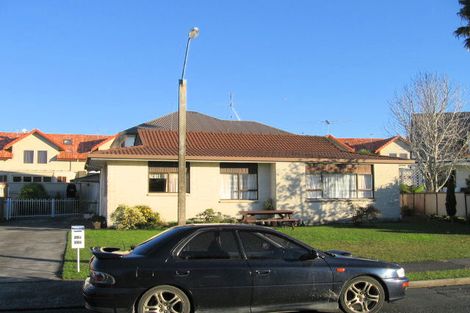 Photo of property in 2/25 Nukumea, Orewa, 0931