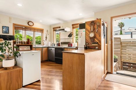 Photo of property in 21 Willow Street, Tauranga, 3110