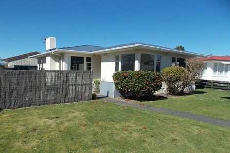 Photo of property in 60 College Street, Awapuni, Palmerston North, 4412
