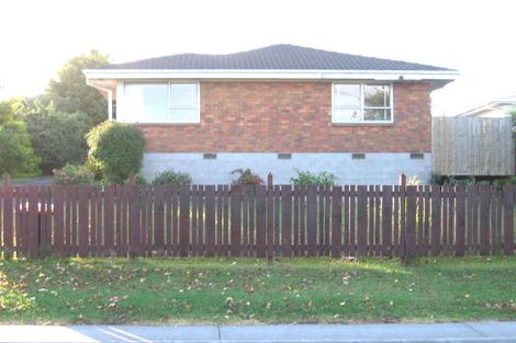 Photo of property in 100 Hepburn Road, Glendene, Auckland, 0602