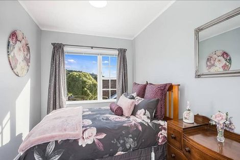 Photo of property in 23 Hicks Close, Whitby, Porirua, 5024
