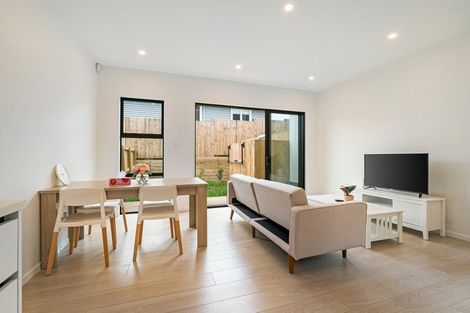 Photo of property in 3/25 Abbotleigh Avenue, Te Atatu Peninsula, Auckland, 0610