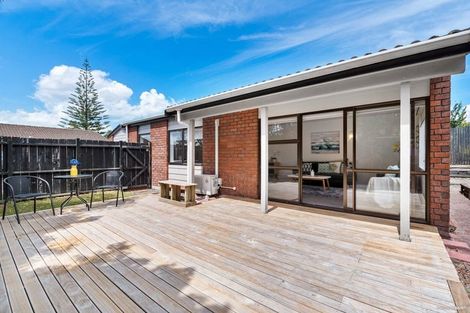 Photo of property in 2/14 Roberts Road, Te Atatu South, Auckland, 0610