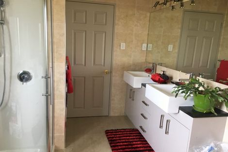 Photo of property in 40 Kestev Drive, Flat Bush, Auckland, 2016