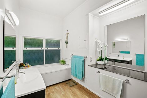 Photo of property in 47 Mclean Street, Strandon, New Plymouth, 4312