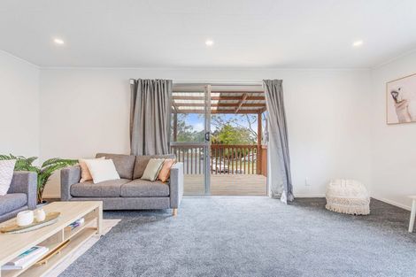 Photo of property in 20 Reinga Place, Massey, Auckland, 0614