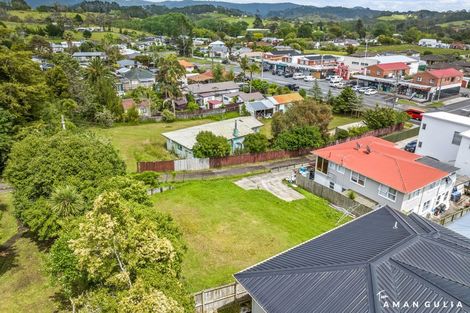 Photo of property in 208c Henderson Valley Road, Henderson, Auckland, 0612