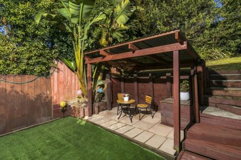 Photo of property in 9 Heatherleigh Rise, Northcross, Auckland, 0632