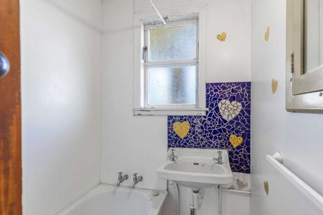 Photo of property in 616 Featherston Street, Roslyn, Palmerston North, 4414