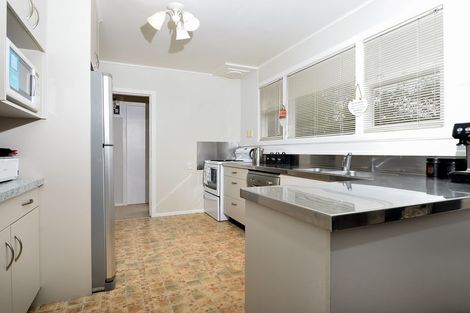 Photo of property in 41 School Road, Te Atatu South, Auckland, 0610