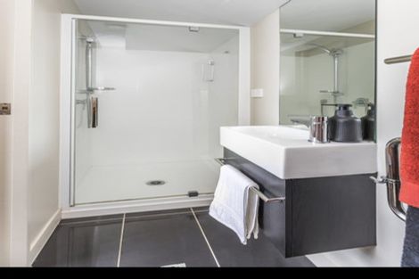 Photo of property in 9/2 Stone Street, Miramar, Wellington, 6022