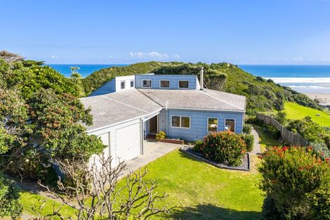 Photo of property in 28 Kelly Street, Baylys Beach, Dargaville, 0377