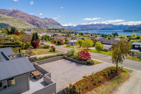 Photo of property in 23 Kennedy Crescent, Wanaka, 9305