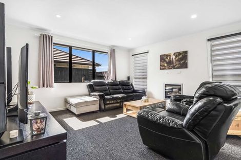 Photo of property in 1 Kaaka Street, Cambridge, 3434