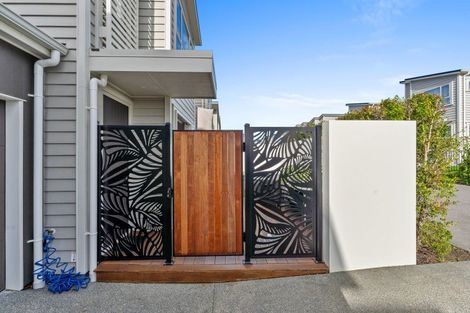 Photo of property in 91 Karepiro Drive, Stanmore Bay, Whangaparaoa, 0932