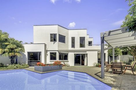 Photo of property in 9 Brockhall Lane, Avonhead, Christchurch, 8042