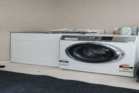 Photo of property in 8 Maybole Drive, Flat Bush, Auckland, 2016