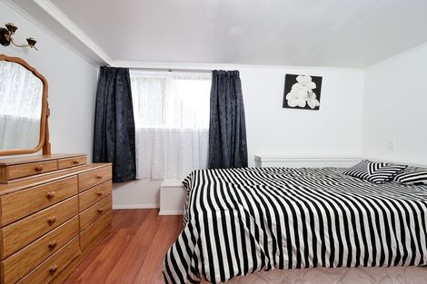 Photo of property in 41 School Road, Te Atatu South, Auckland, 0610