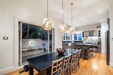 Photo of property in 46 Seaview Avenue, Northcote, Auckland, 0627