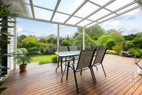 Photo of property in 15 Vogwill Road, Kumeu, 0810