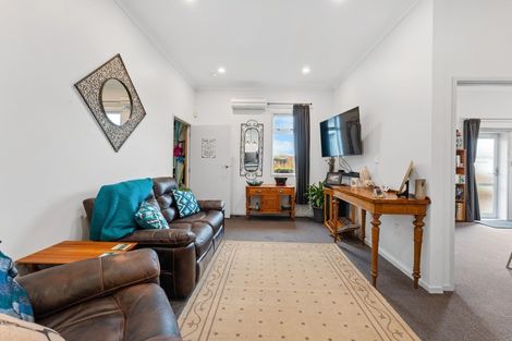 Photo of property in 373 Broadway, Stratford, 4332