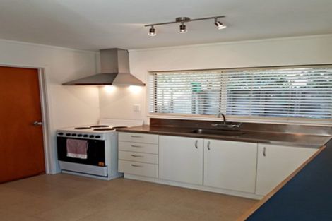 Photo of property in 2/43 Brigantine Drive, Beach Haven, Auckland, 0626