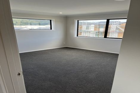 Photo of property in 1 Cynisca Crescent, Wallaceville, Upper Hutt, 5018
